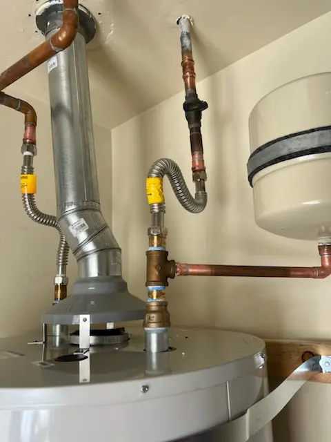 Water heater installation and plumbing repair in Lamanda Park